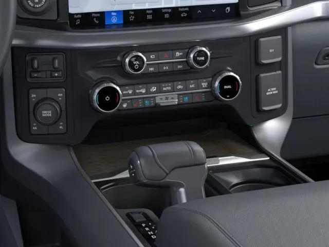 2025 Ford F-150 Lariat - Photo 15