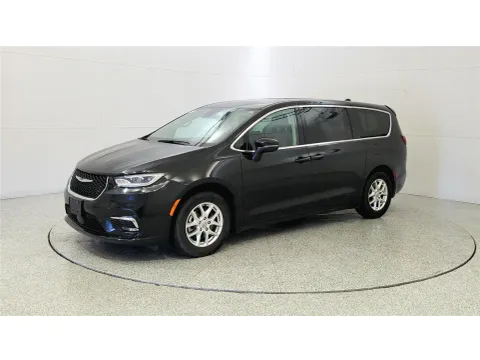 Another view of 2023 Chrysler Pacifica Touring L for sale in Florence, KY at Tom Gill Chevrolet