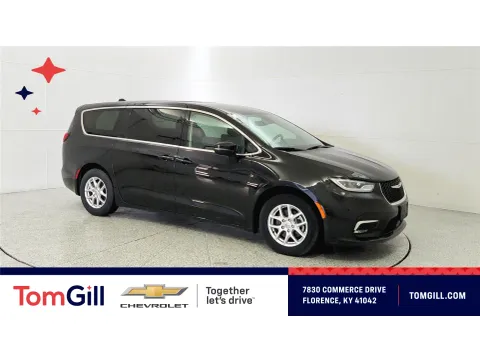 Black 2023 Chrysler Pacifica Touring L for sale in Florence, KY