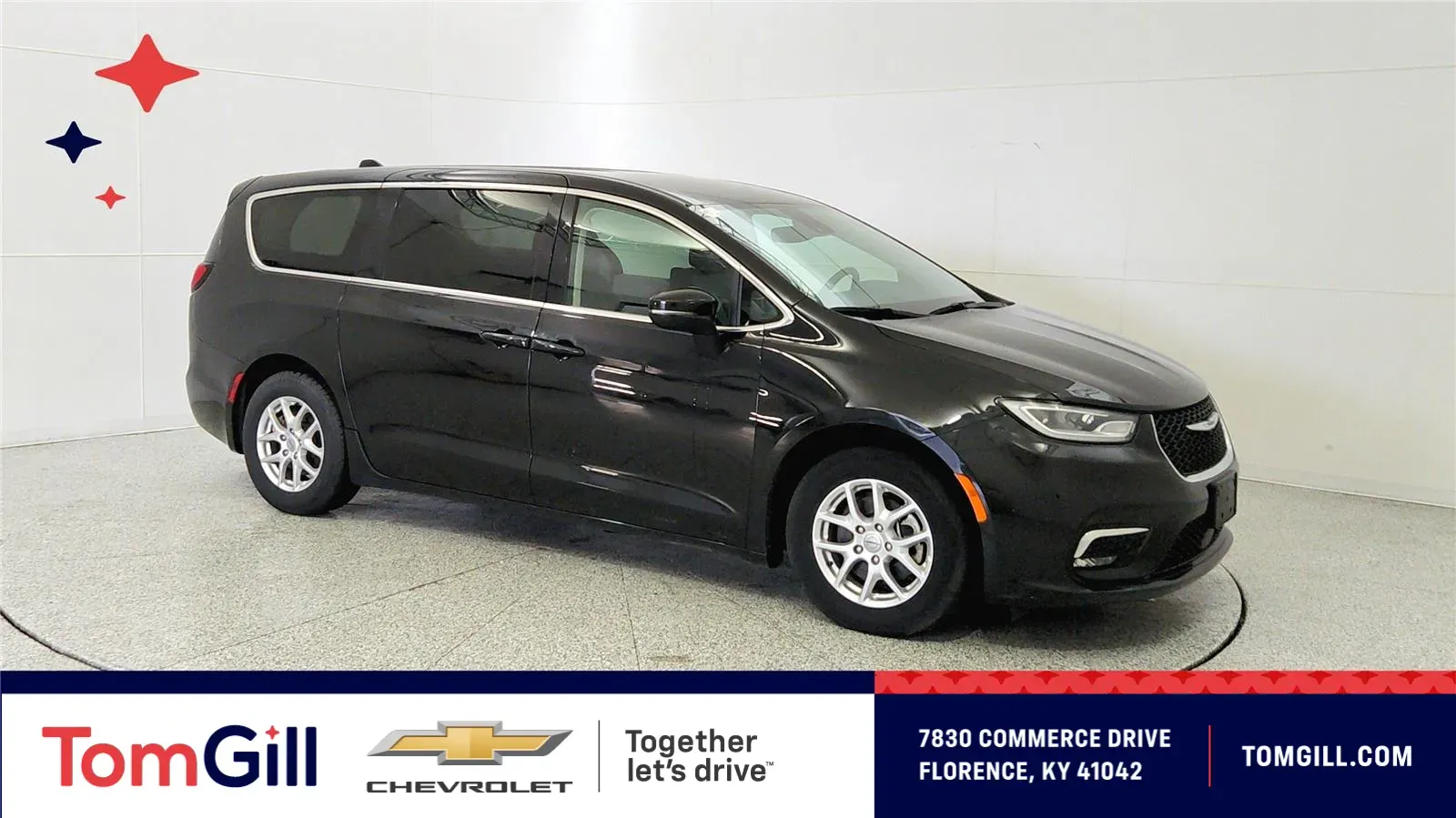 Black 2023 Chrysler Pacifica Touring L for sale in Florence, KY