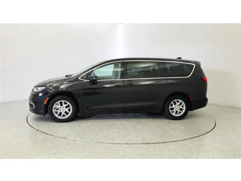 More photos of 2023 Chrysler Pacifica Touring L at Tom Gill Chevrolet, KY