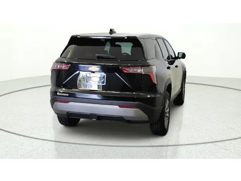 More photos of 2027 Chevrolet Equinox FWD LT at Tom Gill Chevrolet, KY