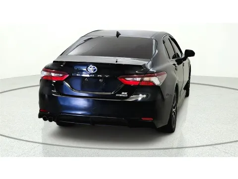 More photos of 2021 Toyota Camry Hybrid SE at Tom Gill Chevrolet, KY