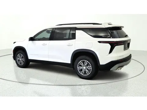 More photos of 2026 Chevrolet Traverse FWD LT at Tom Gill Chevrolet, KY