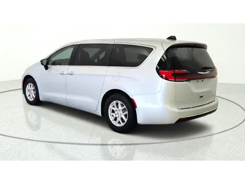 More photos of 2024 Chrysler Pacifica Touring L at Tom Gill Chevrolet, KY