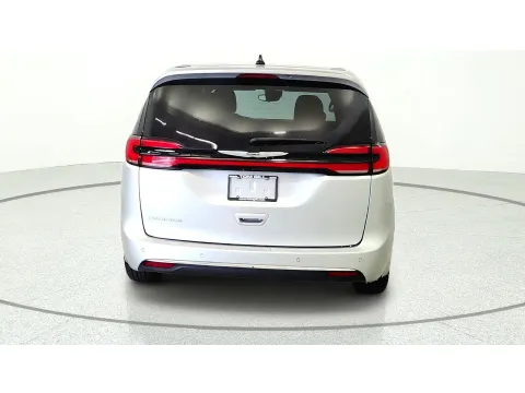 More photos of 2024 Chrysler Pacifica Touring L at Tom Gill Chevrolet, KY