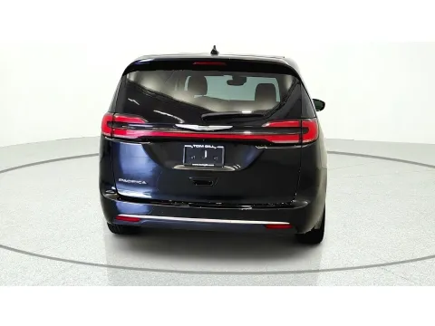 More photos of 2023 Chrysler Pacifica Touring L at Tom Gill Chevrolet, KY