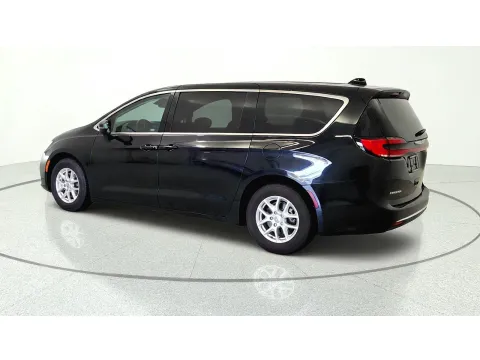 More photos of 2023 Chrysler Pacifica Touring L at Tom Gill Chevrolet, KY
