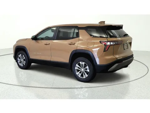 More photos of 2027 Chevrolet Equinox FWD LT at Tom Gill Chevrolet, KY