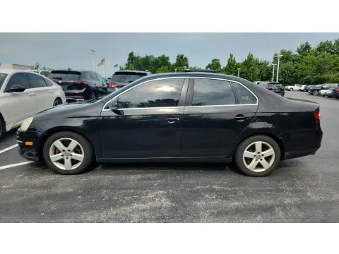 More photos of 2009 Volkswagen Jetta Sedan SE at Tom Gill Chevrolet, KY