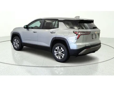 More photos of 2027 Chevrolet Equinox FWD LT at Tom Gill Chevrolet, KY