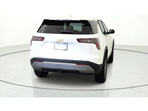 More photos of 2027 Chevrolet Equinox AWD LT at Tom Gill Chevrolet, KY