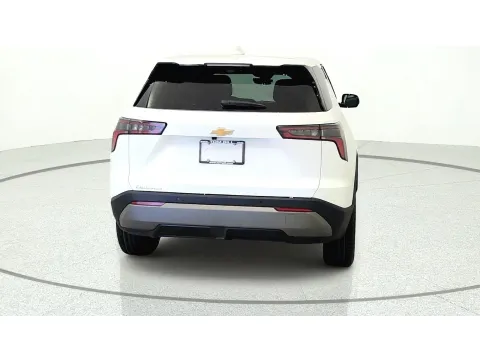 More photos of 2027 Chevrolet Equinox FWD LT at Tom Gill Chevrolet, KY