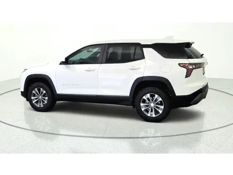 More photos of 2027 Chevrolet Equinox FWD LT at Tom Gill Chevrolet, KY