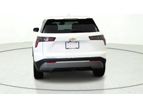 More photos of 2027 Chevrolet Equinox FWD LT at Tom Gill Chevrolet, KY