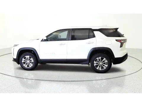 More photos of 2027 Chevrolet Equinox AWD LT at Tom Gill Chevrolet, KY