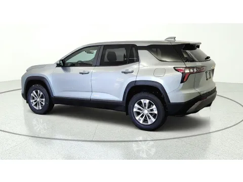 More photos of 2027 Chevrolet Equinox FWD LT at Tom Gill Chevrolet, KY