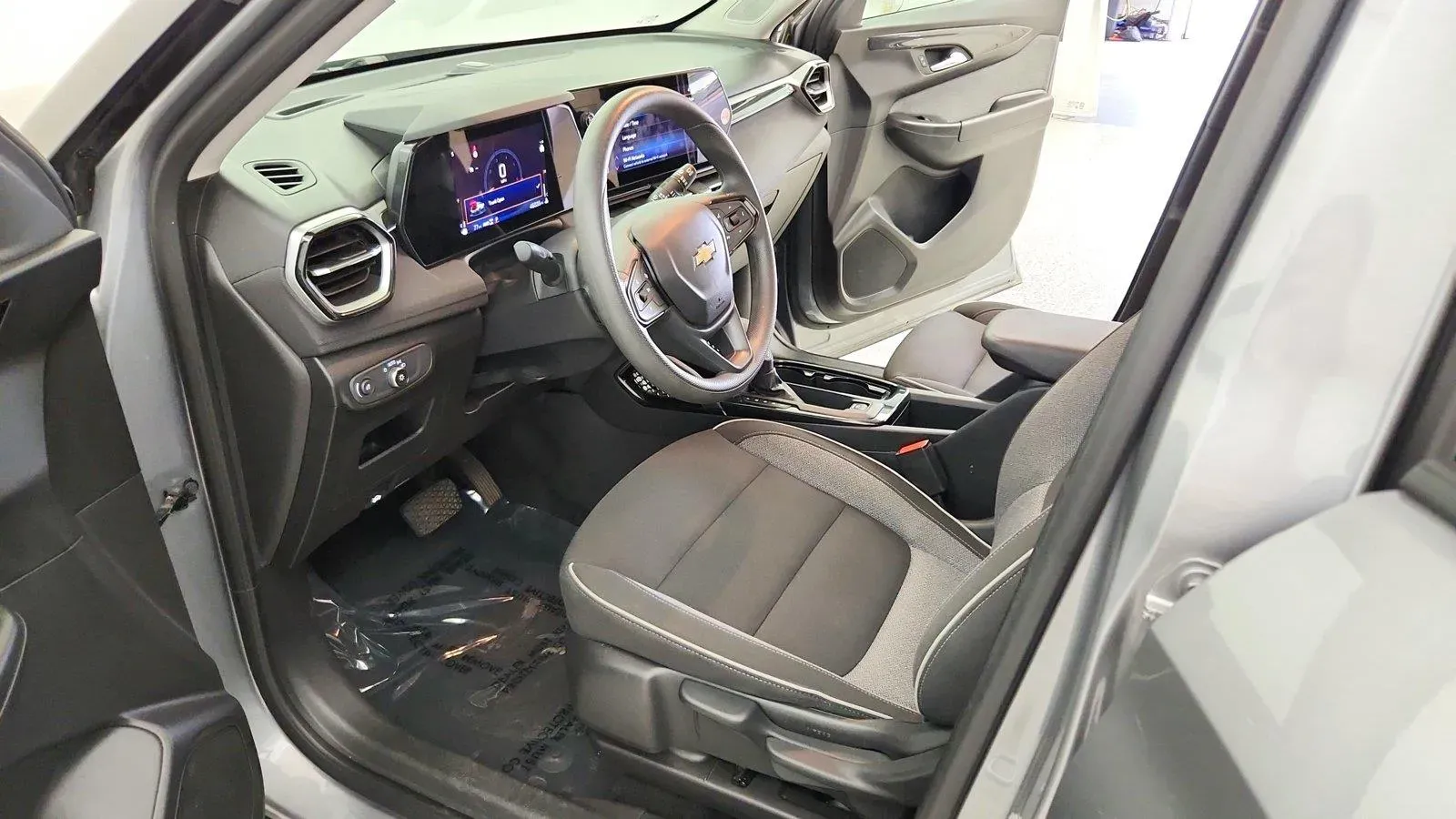 2025 Chevrolet Trailblazer LT - Photo 14