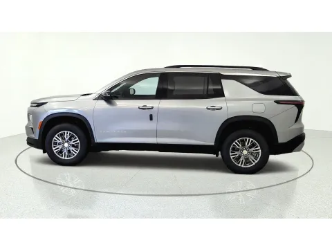 More photos of 2027 Chevrolet Traverse FWD LT at Tom Gill Chevrolet, KY