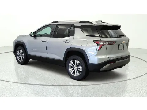 More photos of 2027 Chevrolet Equinox FWD LT at Tom Gill Chevrolet, KY