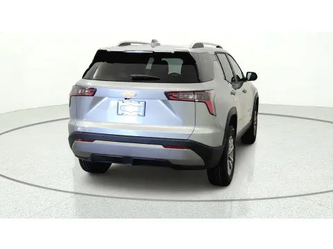 More photos of 2027 Chevrolet Equinox FWD LT at Tom Gill Chevrolet, KY