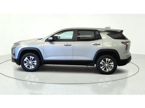 More photos of 2027 Chevrolet Equinox FWD LT at Tom Gill Chevrolet, KY
