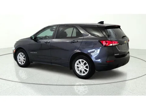 More photos of 2022 Chevrolet Equinox LS at Tom Gill Chevrolet, KY