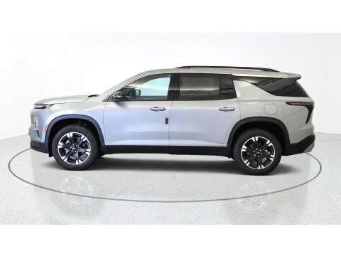 More photos of 2027 Chevrolet Traverse FWD LT at Tom Gill Chevrolet, KY