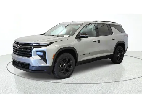 More photos of 2027 Chevrolet Traverse FWD LT at Tom Gill Chevrolet, KY