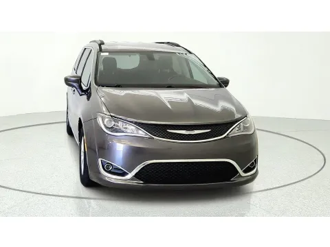 Photos of 2017 Chrysler Pacifica Touring-L for sale in Florence, KY at Tom Gill Chevrolet