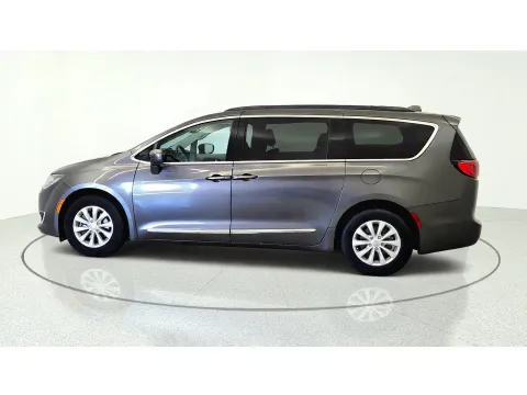 More photos of 2017 Chrysler Pacifica Touring-L at Tom Gill Chevrolet, KY
