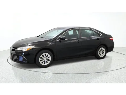 More photos of 2017 Toyota Camry XLE at Tom Gill Chevrolet, KY