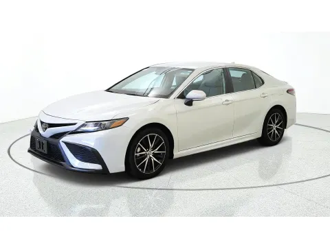 More photos of 2024 Toyota Camry SE at Tom Gill Chevrolet, KY