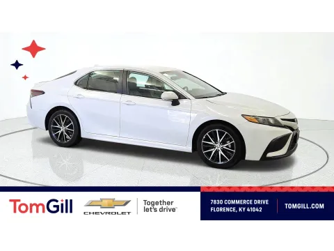 Silver 2024 Toyota Camry SE for sale in Florence, KY