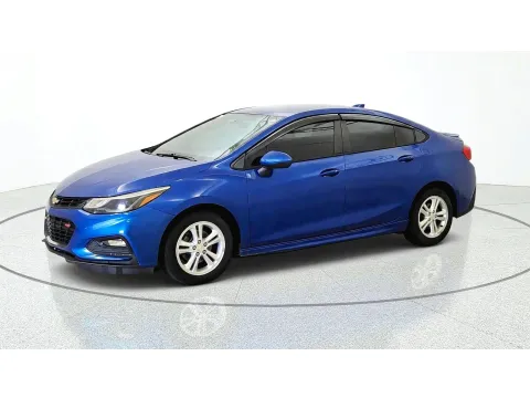 More photos of 2018 Chevrolet Cruze LT at Tom Gill Chevrolet, KY