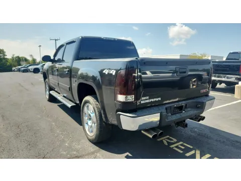 More photos of 2011 GMC Sierra 1500 SLE at Tom Gill Chevrolet, KY