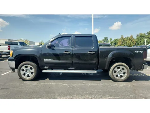 More photos of 2011 GMC Sierra 1500 SLE at Tom Gill Chevrolet, KY