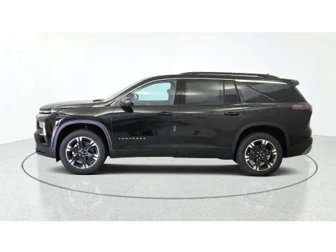 More photos of 2027 Chevrolet Traverse FWD LT at Tom Gill Chevrolet, KY