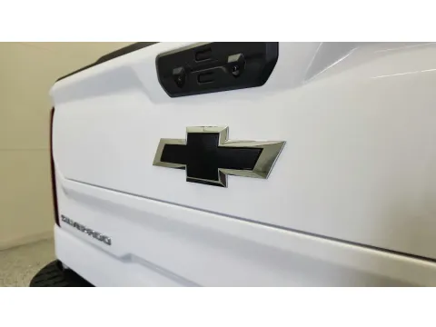 More photos of 2025 Chevrolet Silverado 1500 ZR2 at Tom Gill Chevrolet, KY