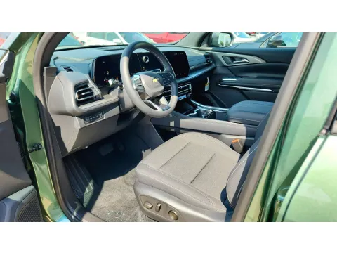 More photos of 2027 Chevrolet Traverse AWD LT at Tom Gill Chevrolet, KY