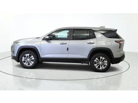 More photos of 2027 Chevrolet Equinox AWD LT at Tom Gill Chevrolet, KY