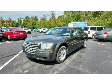 More photos of 2010 Chrysler 300 Touring at Tom Gill Chevrolet, KY