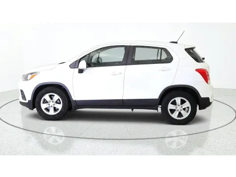 More photos of 2020 Chevrolet Trax LS at Tom Gill Chevrolet, KY