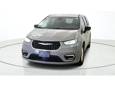 Another view of 2025 Chrysler Pacifica Select for sale in Florence, KY at Tom Gill Chevrolet