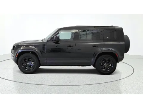 More photos of 2023 Land Rover Defender SE at Tom Gill Chevrolet, KY