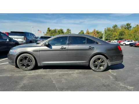 More photos of 2015 Ford Taurus SEL at Tom Gill Chevrolet, KY