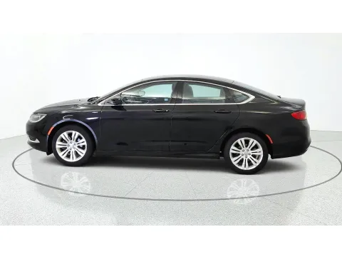 More photos of 2016 Chrysler 200 Limited at Tom Gill Chevrolet, KY