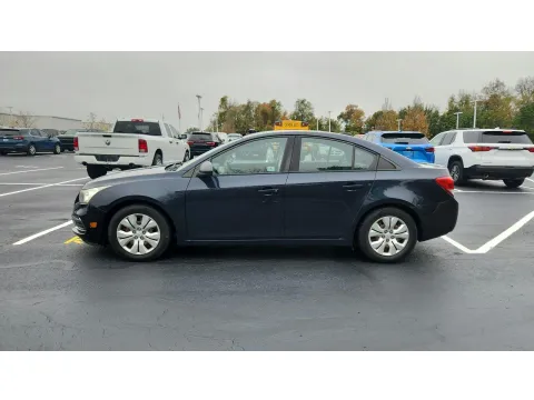 More photos of 2015 Chevrolet Cruze LS at Tom Gill Chevrolet, KY