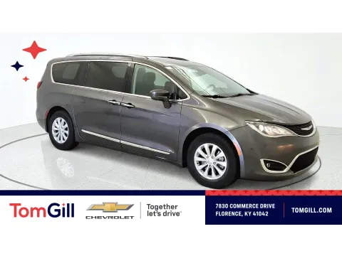 Gray 2019 Chrysler Pacifica Touring L for sale in Florence, KY
