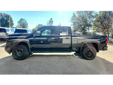More photos of 2024 Chevrolet Silverado 2500 HD High Country at Tom Gill Chevrolet, KY